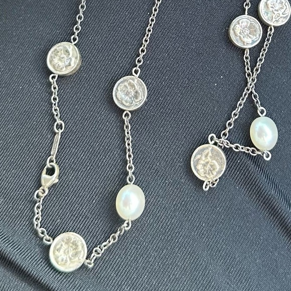 Tiffany & Co RARE Nature Rose Pearl 34
Inch Necklace! - Picture 2 of 10